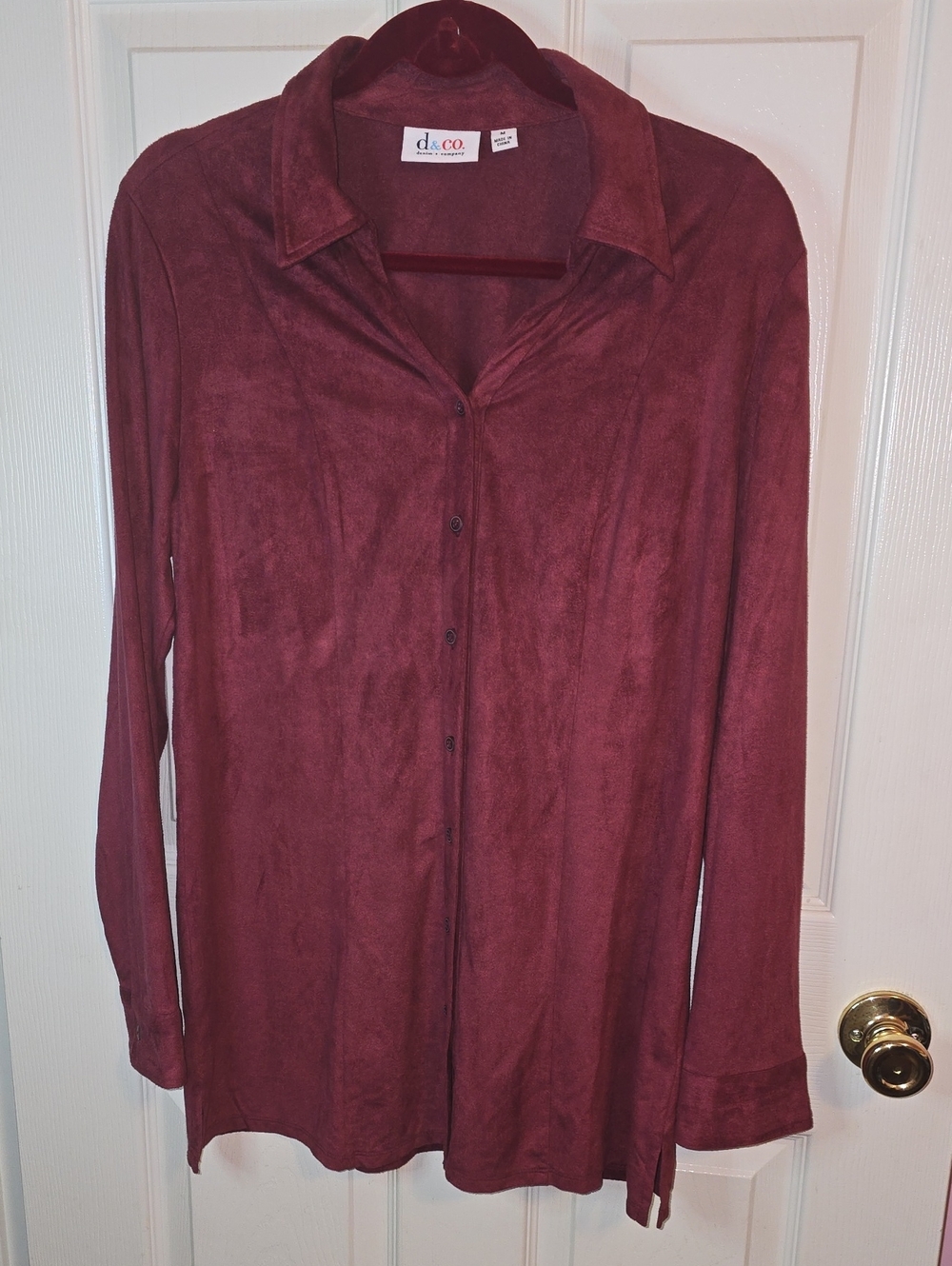 d&co. Women's Button-Down Shirt in Wine